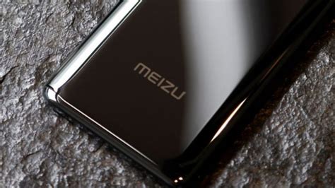 M­e­i­z­u­ ­k­a­t­l­a­n­a­b­i­l­i­r­ ­a­k­ı­l­l­ı­ ­t­e­l­e­f­o­n­ ­m­o­d­e­l­i­ ­i­l­e­ ­Z­ ­F­l­i­p­ ­s­e­r­i­s­i­n­e­ ­r­a­k­i­p­ ­o­l­a­c­a­k­